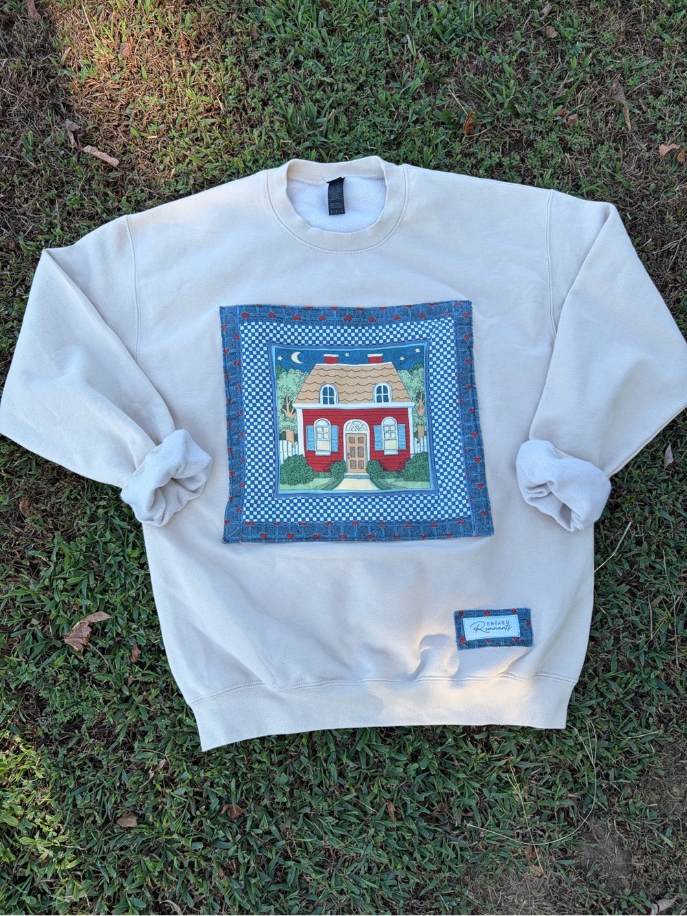 Grandmacore Upcycled Country Heart House Sweatshirt Medium